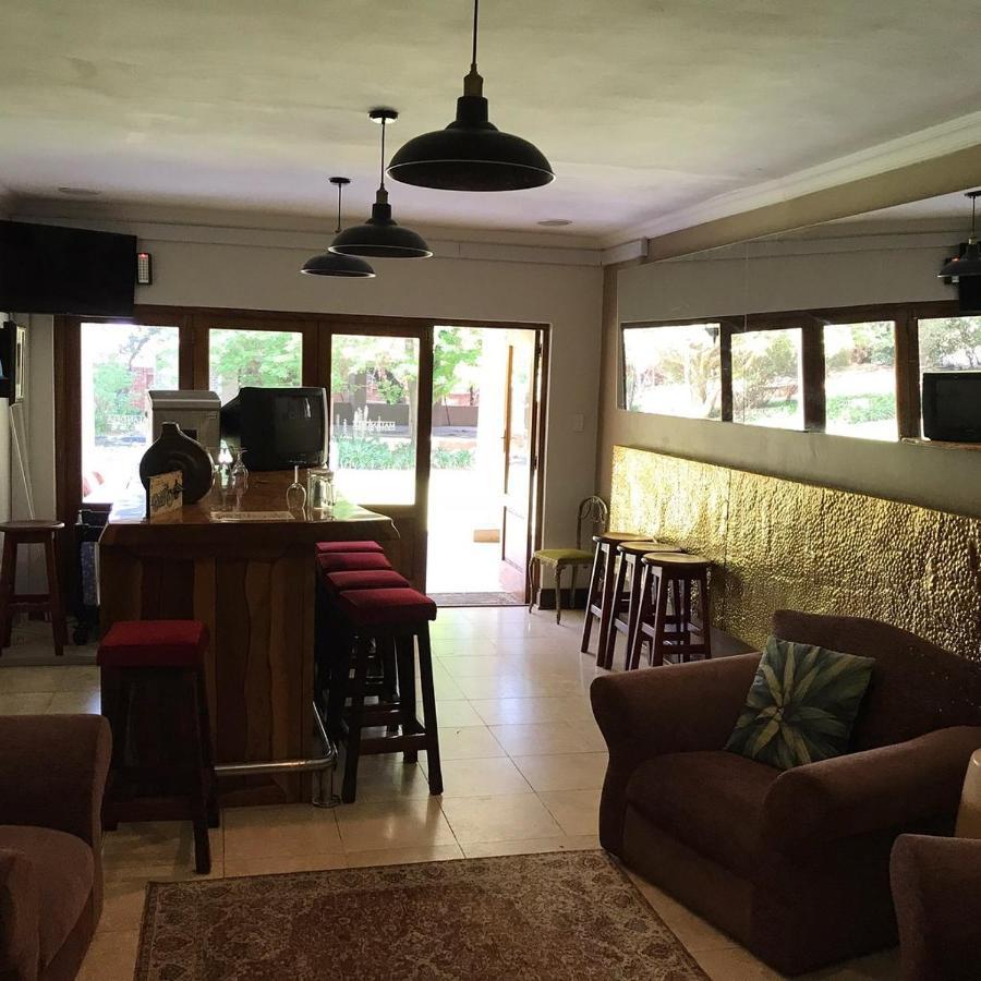 Or Tambo Guest House Kempton Park Luaran gambar