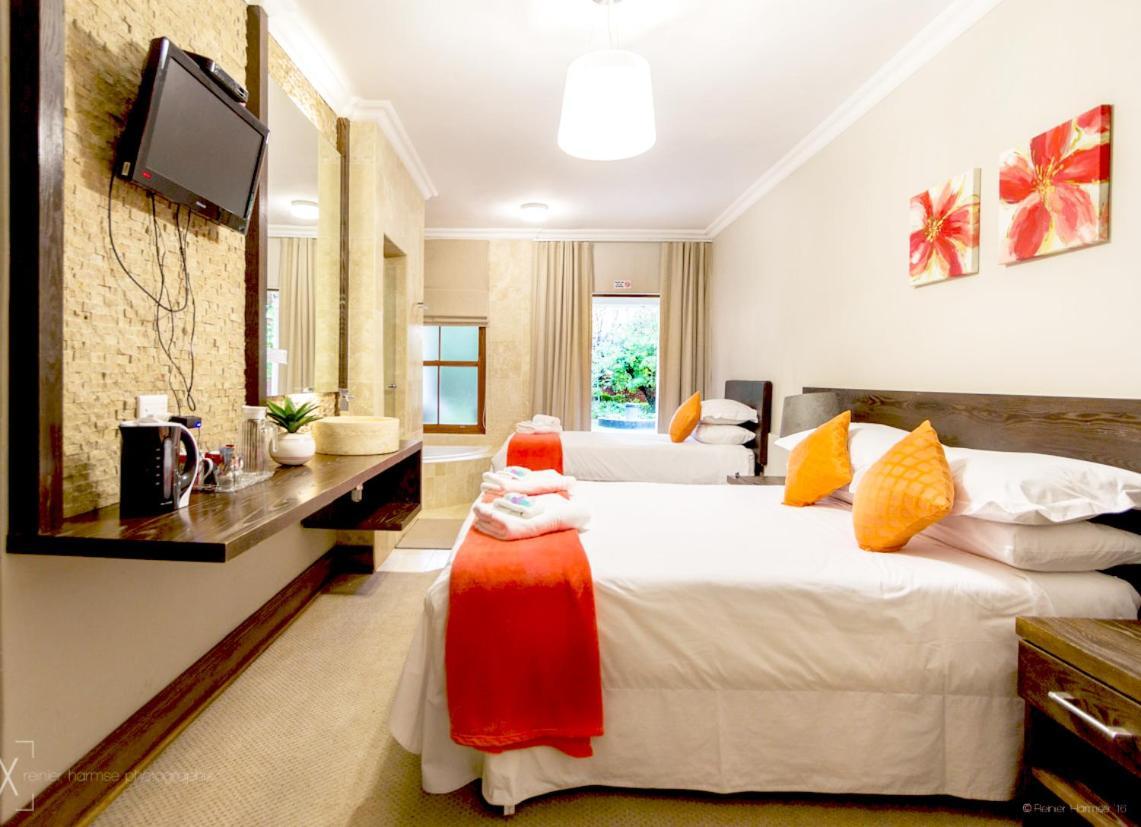 Or Tambo Guest House Kempton Park Luaran gambar