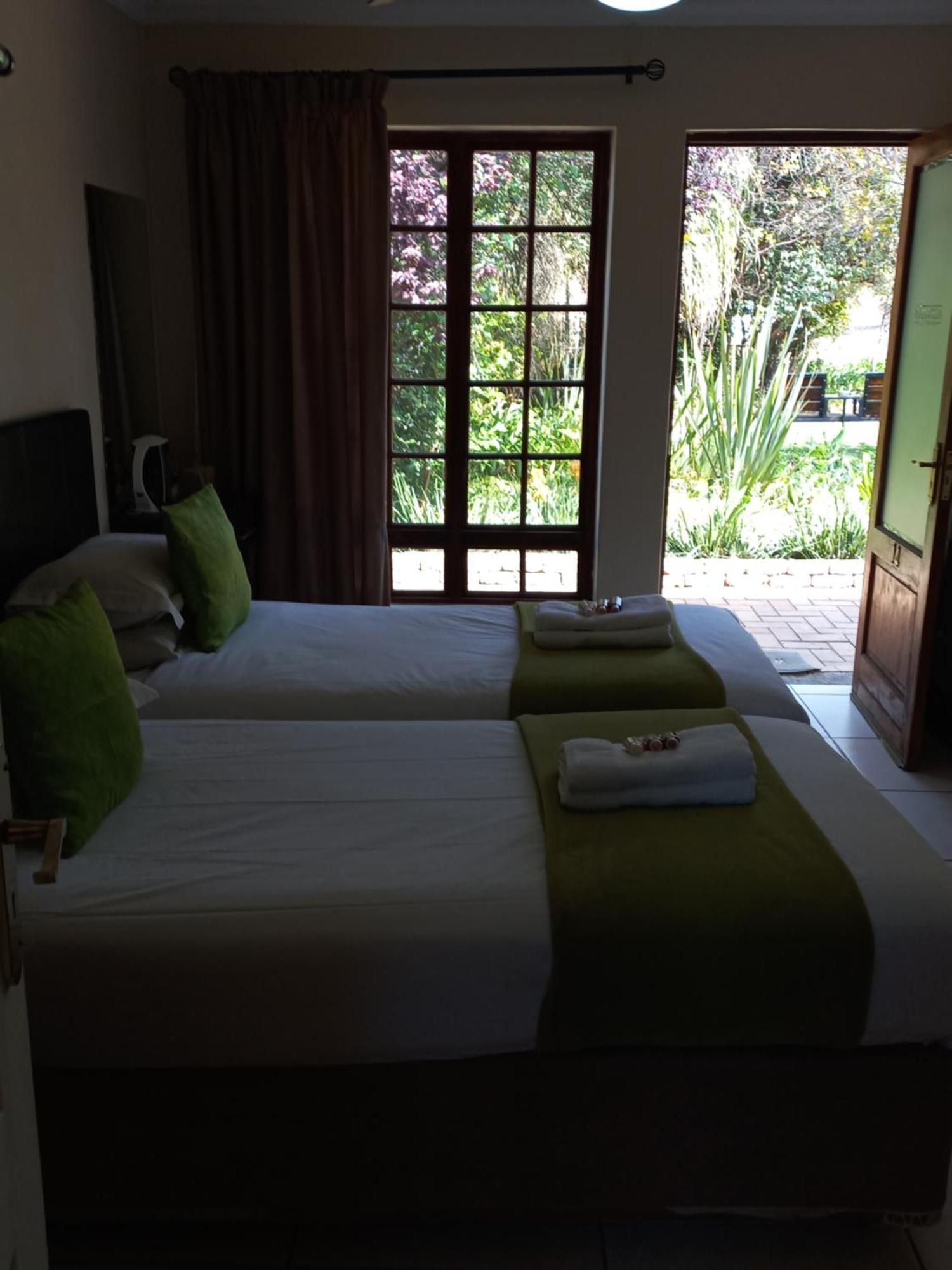 Or Tambo Guest House Kempton Park Luaran gambar