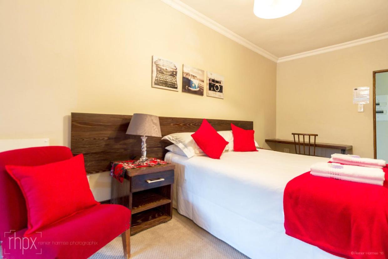 Or Tambo Guest House Kempton Park Luaran gambar