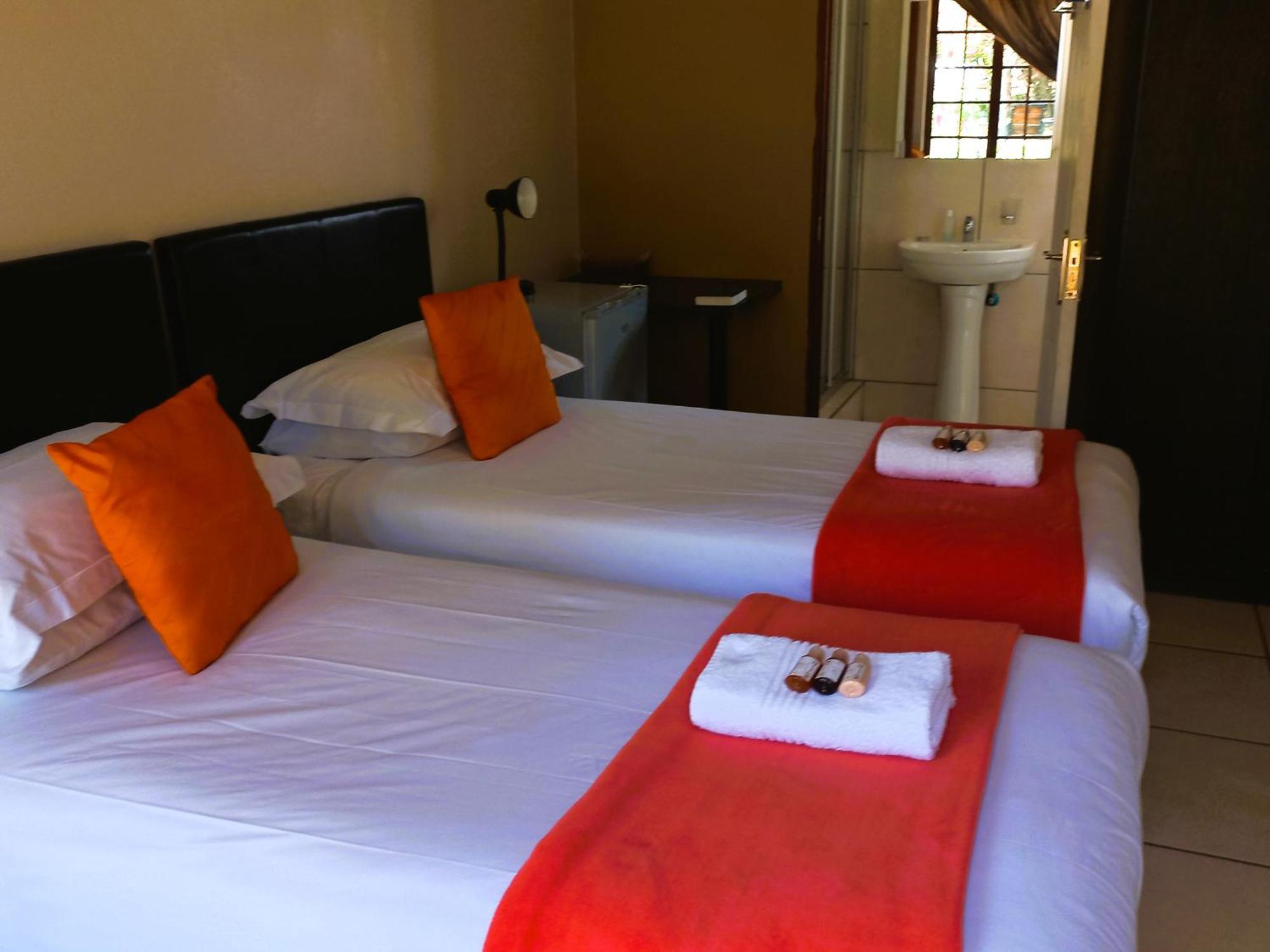 Or Tambo Guest House Kempton Park Luaran gambar