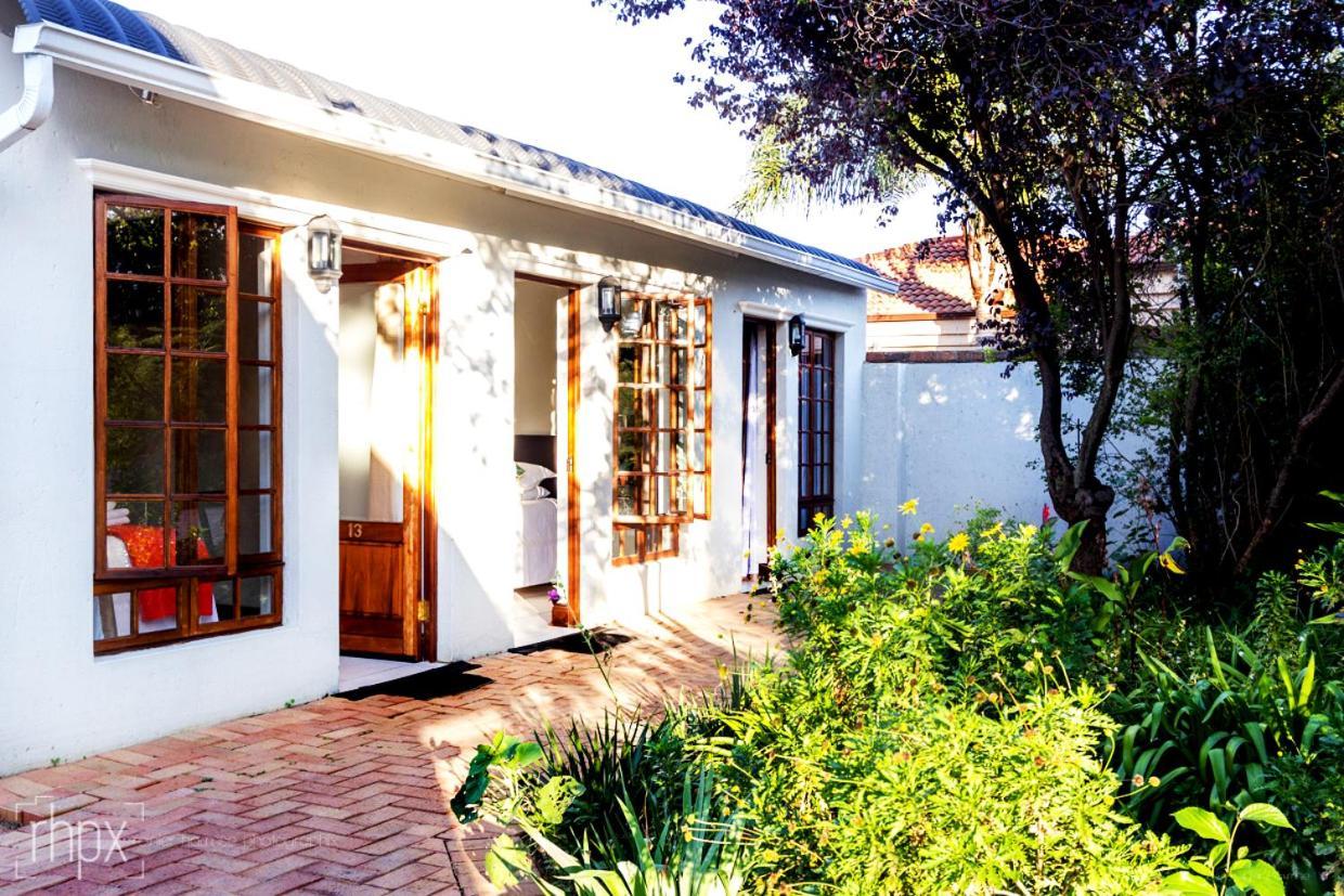 Or Tambo Guest House Kempton Park Luaran gambar