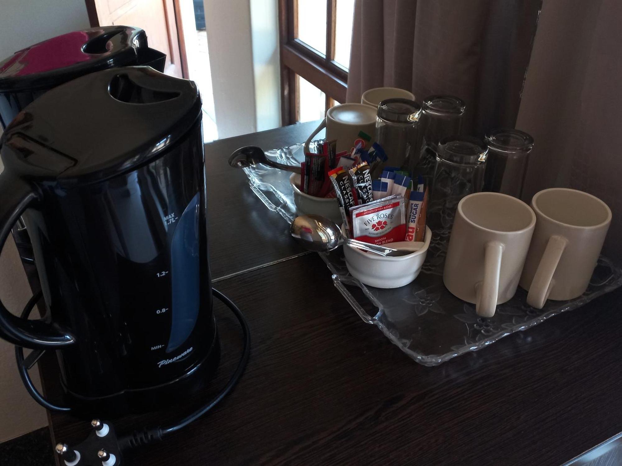 Or Tambo Guest House Kempton Park Luaran gambar