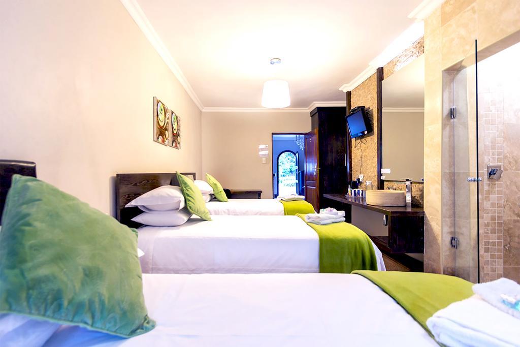 Or Tambo Guest House Kempton Park Luaran gambar