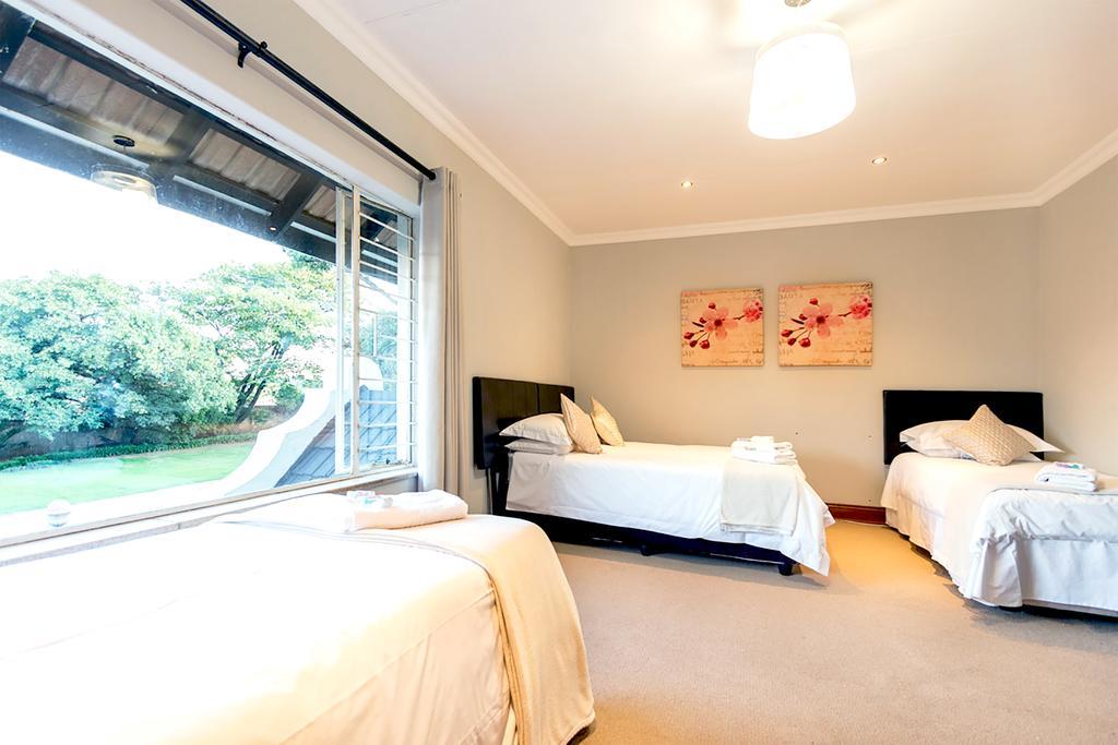 Or Tambo Guest House Kempton Park Luaran gambar