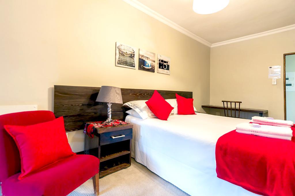Or Tambo Guest House Kempton Park Luaran gambar