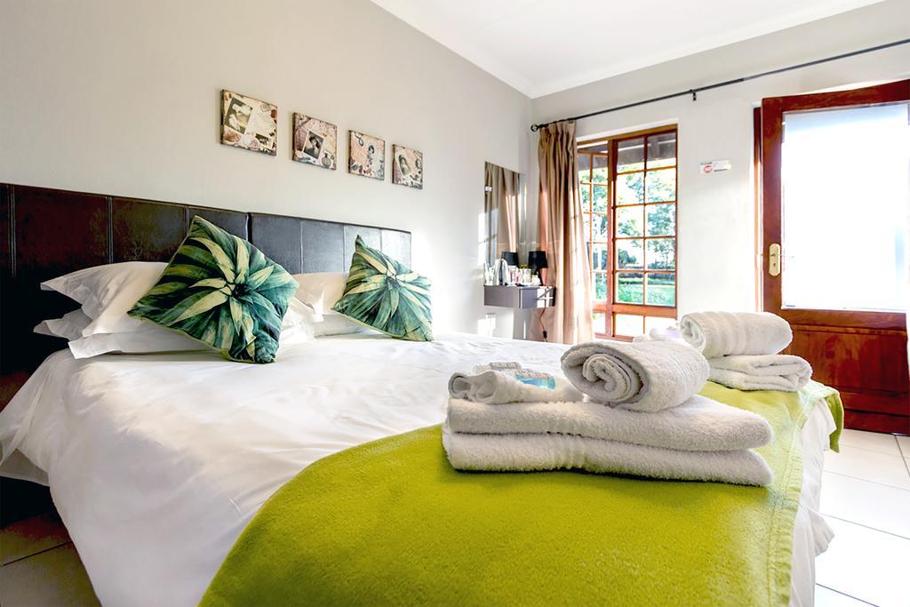 Or Tambo Guest House Kempton Park Luaran gambar