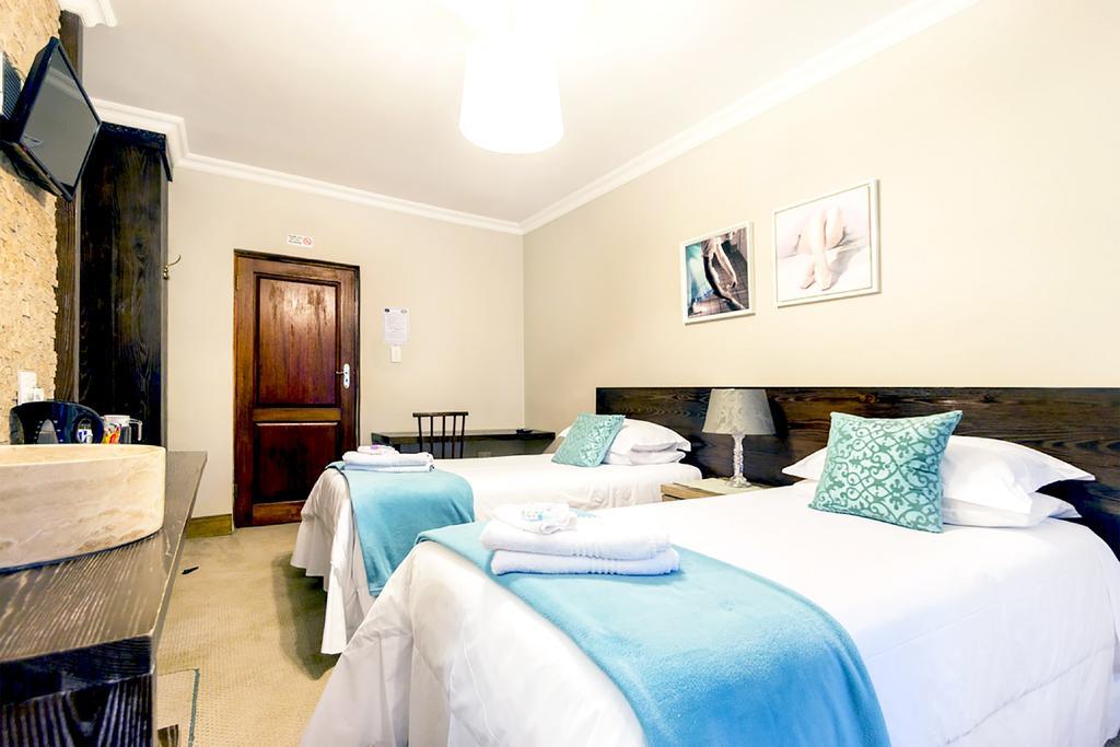 Or Tambo Guest House Kempton Park Luaran gambar