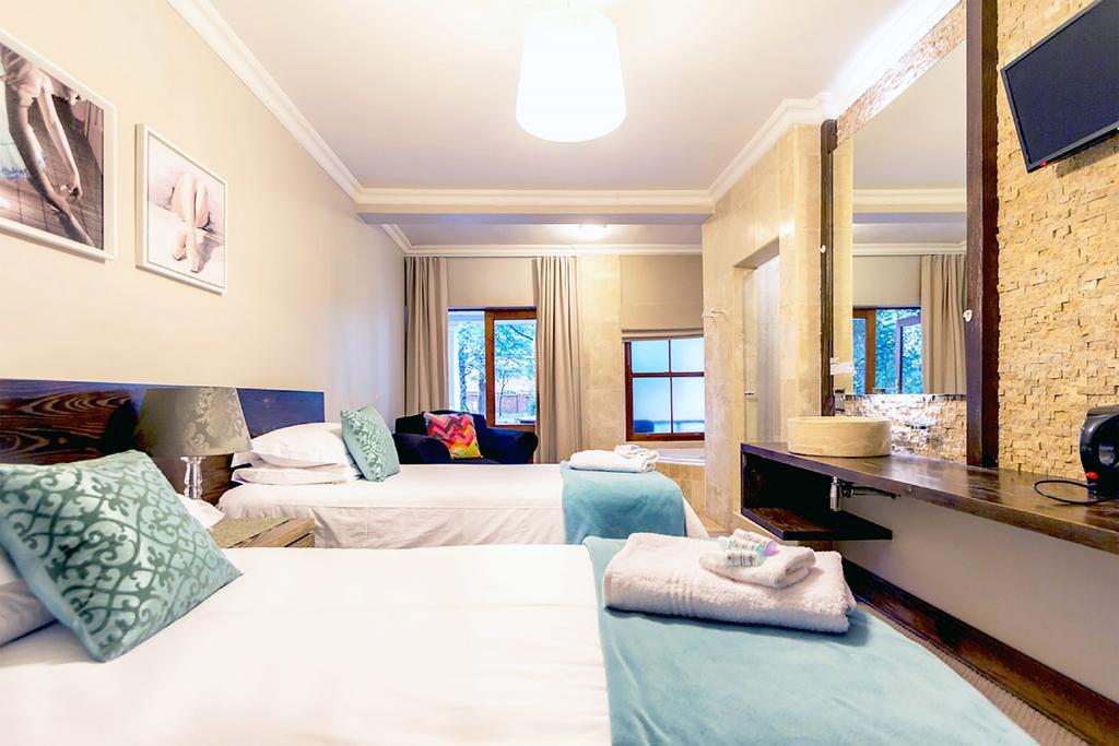 Or Tambo Guest House Kempton Park Luaran gambar